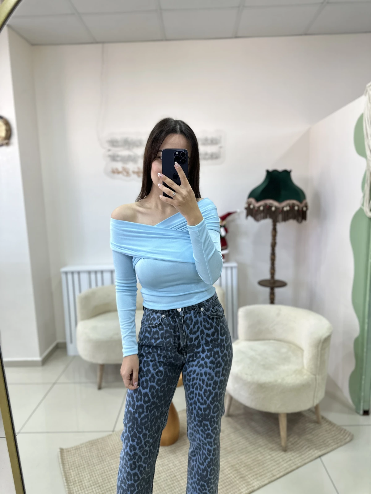 Omuzu Açık Çarpraz Geçişli Bluz Mavi