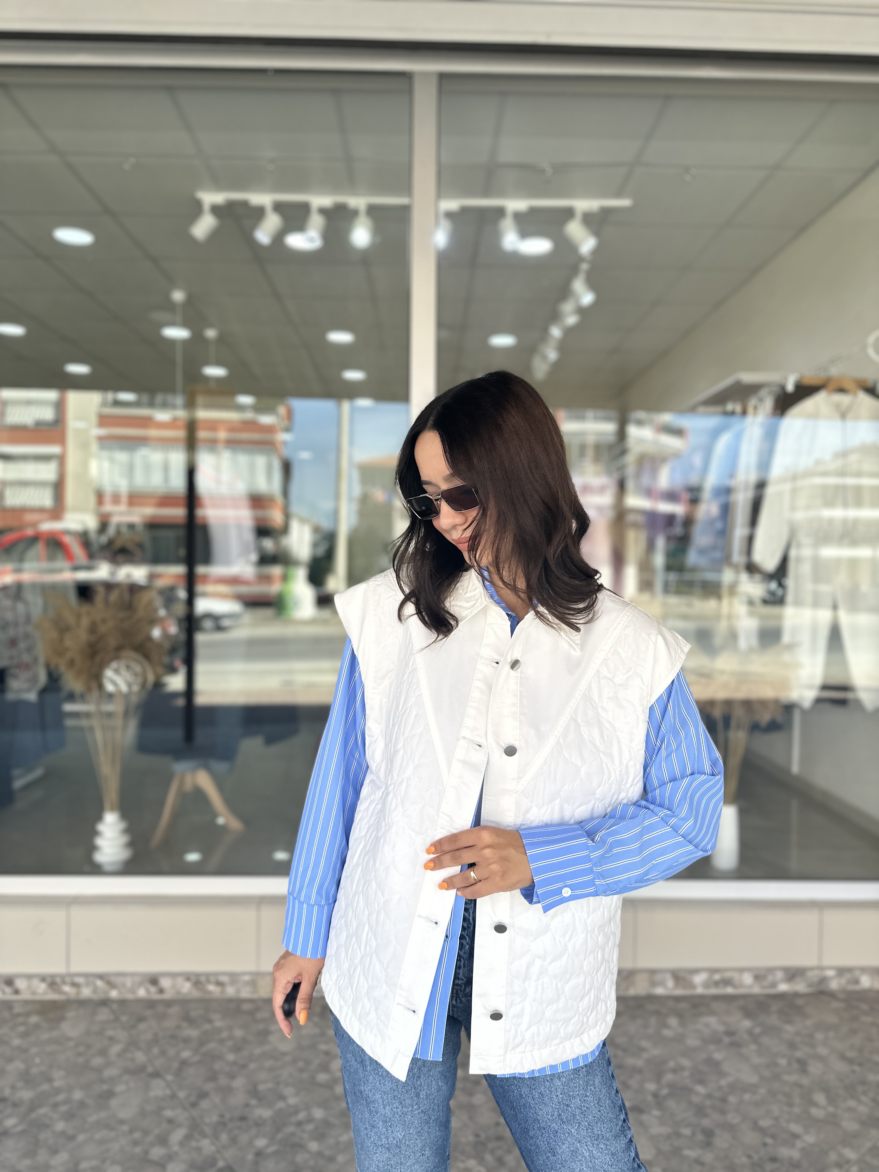 Beyaz Tasarım Yelek 